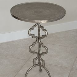 28” Silver Metal Quatrefoil Design Accent End Table