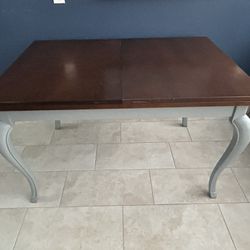 Expandable Table With Flop Top
