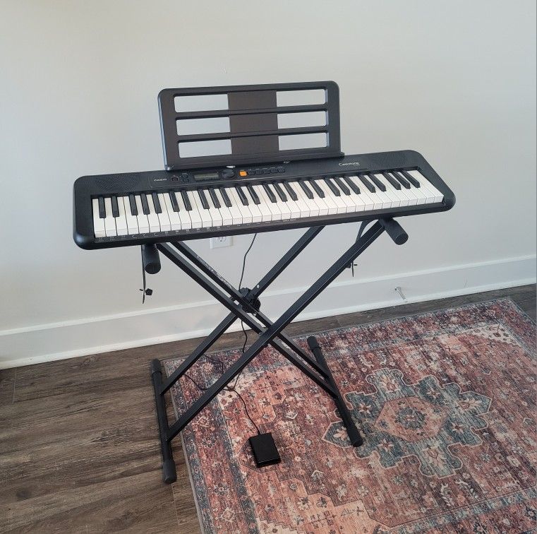 Casio CT-S200 Keyboard and Accessories