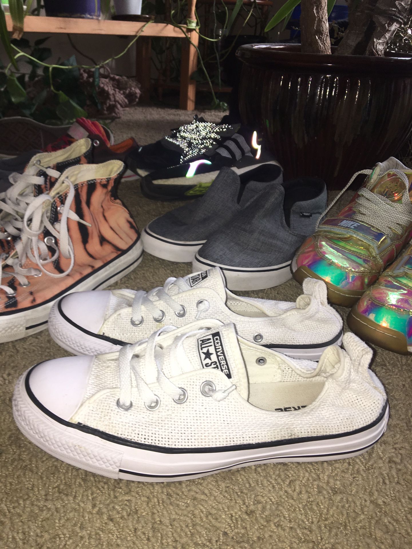 en’s Size 9 Men’s 7.5 Converse All Star Slip Ons.