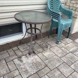 Glass table or chairs