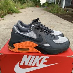 Nike Mens Air Max Size 8