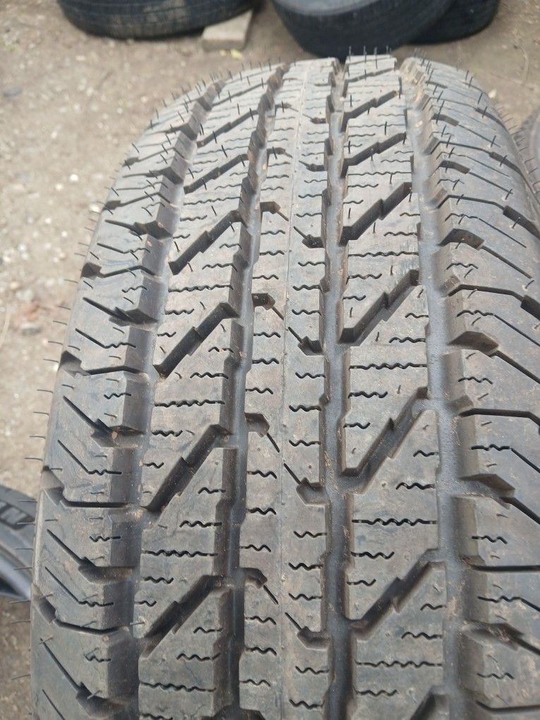 265/75/16 Cooper Tire Only One Tire 95%thread $90