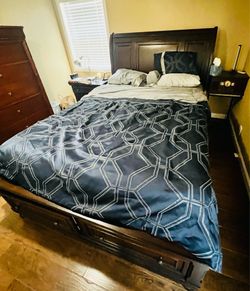 Queen size: Wooden Sleigh Bed with Storage Drawers, 1 nightstand & Ortho Mattress- Great Condition!