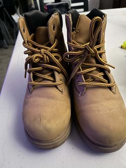 Boys boots