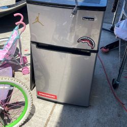 Mini fridge/freezer