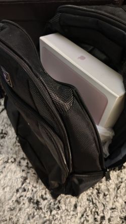 Sealed New MacBook Neo 256GB with free backpack