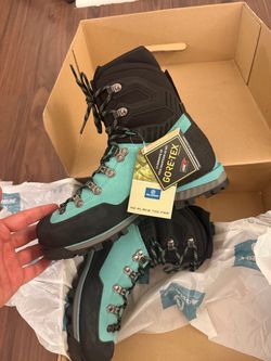 NEW SCARPA Mont Blanc Pro GTX Women’s Mountaineering Boots Size 7.5 / EU 39