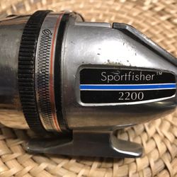 Sportfisher 2200 Spincast Reel