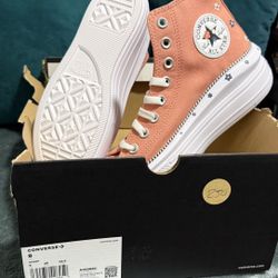 Chuck Taylor All Star Move Platform Petite Petals/  SZ 8