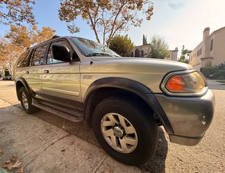 2000 Mitsubishi Montero