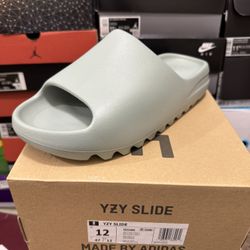Yeezy Slide Salt (size 12)