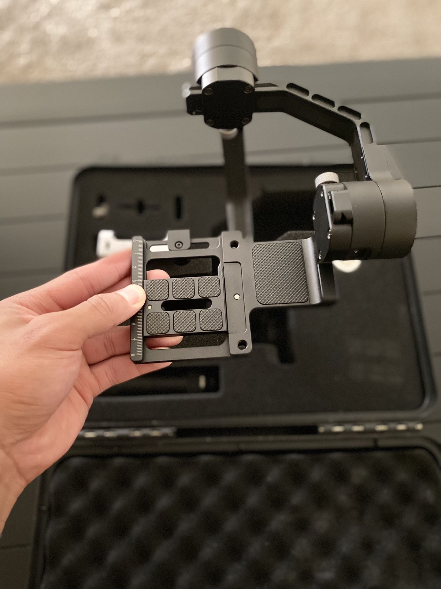 Zhiyun Crane 3-Axis Gimbal Stabilizer for DSLR and Mirrorless Cameras