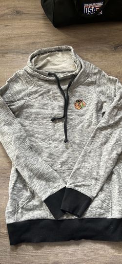 Women's Blackhawks Sweater - M