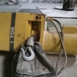 Yale 1 Ton Hoist