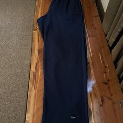 Mens’ Navy Nike Track Pants -like new - Size L