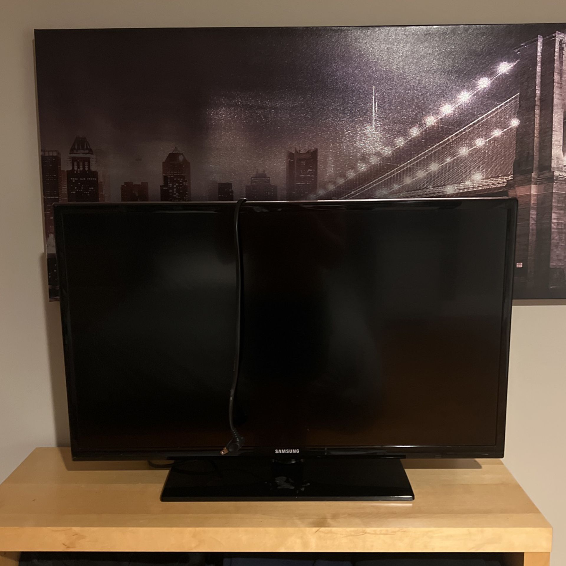 60 Hz flatscreen TV 32 inch 