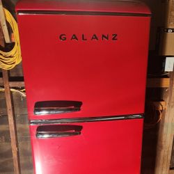 Red Retro Refrigerator.freezer 10.0 Cubic Feet