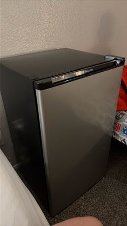 Medium sized refrigerator