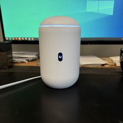 Ubiquiti UniFi Dream router WiFi 6