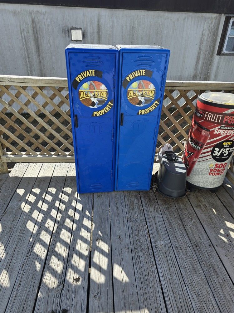 Plastic storage lockers