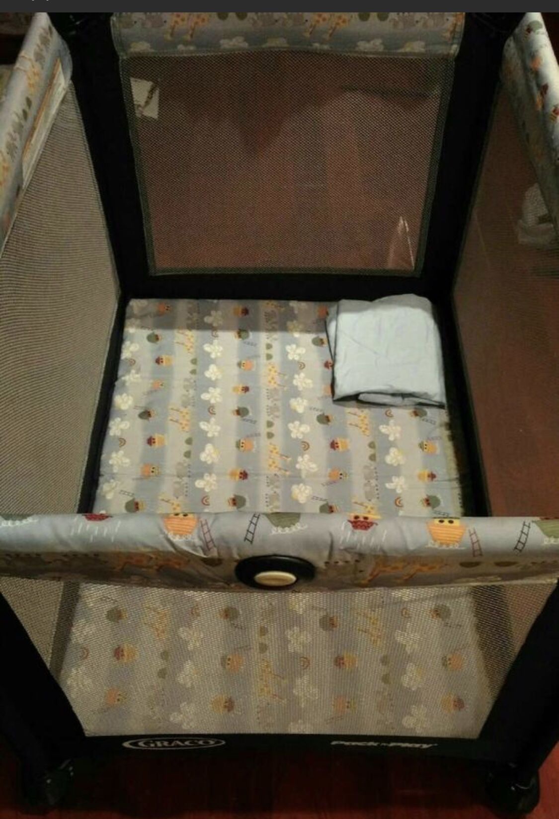 Graco Pack-n-Play w/changing table