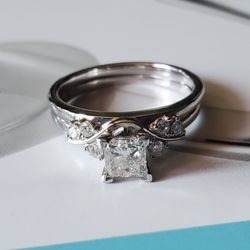 14kw Diamond Ring