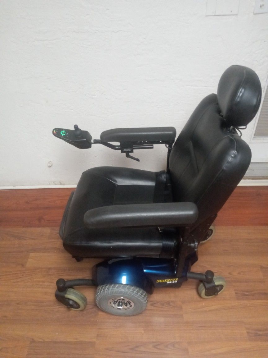 Like New Wheel Chair