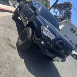Toyota Tacoma headlights And Taillights 2023