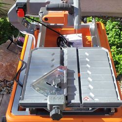 RIDGID 9-Amp 7 in. Blade Corded Wet Tile Saw with Stand