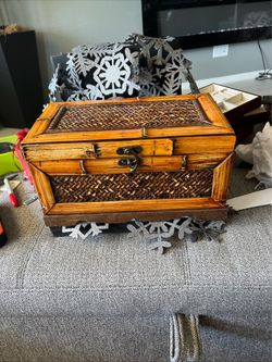 VTG Bamboo/Rattan Wooden Treasure Chest W/Latch Closure & Handles 13.25X7.5X7”H