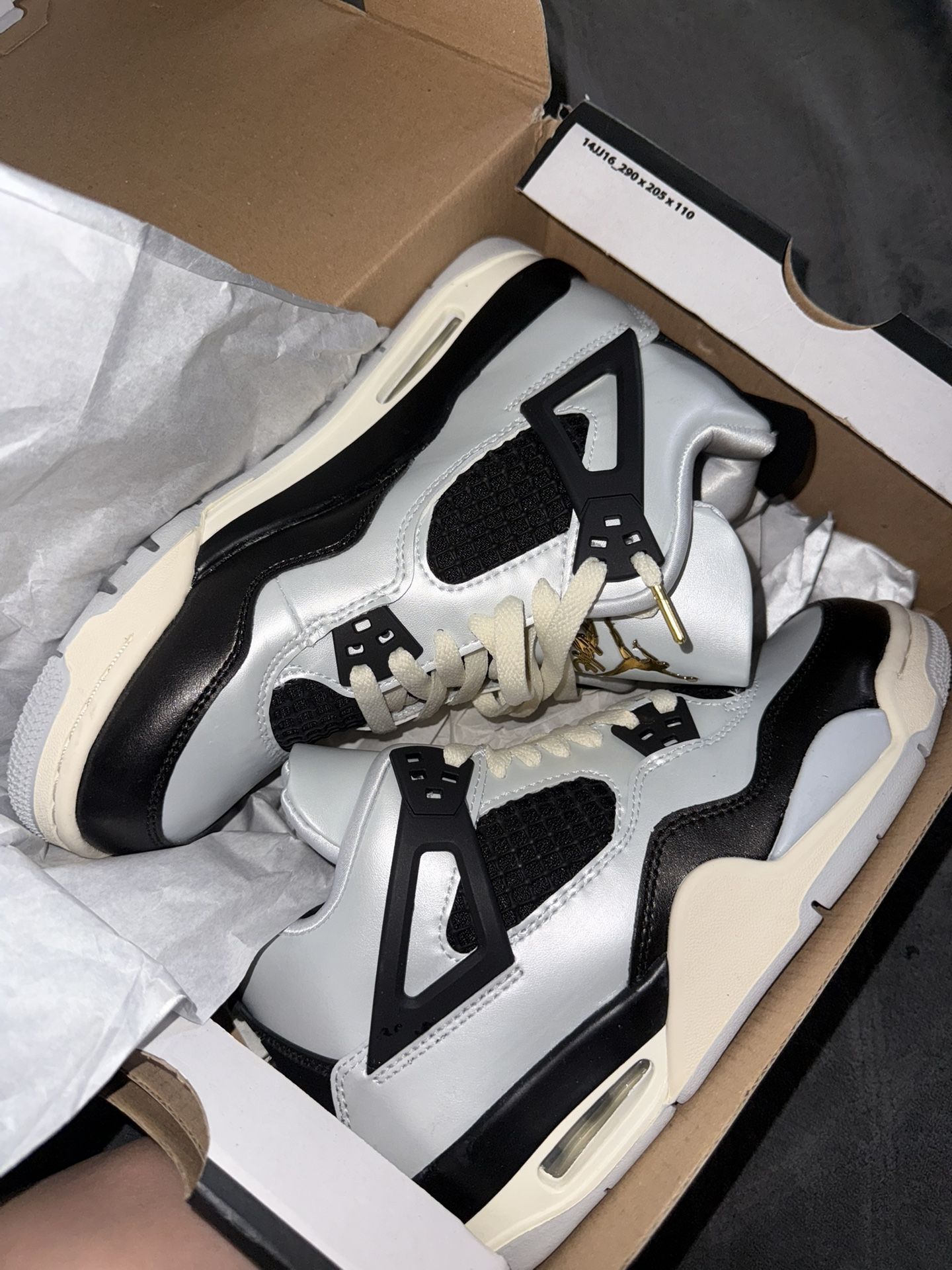 Retro 4 Jordan 6.5us Women