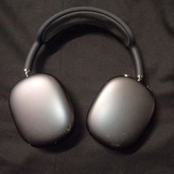 Apple AirPods Max (Space Gray) – Priced to Sell Today