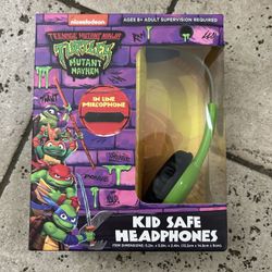 NWT Ninja turtle kids safe headphones 