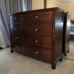 8 Drawer Dresser $200