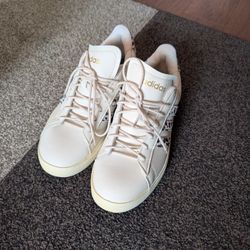 Adidas Size US 9. Woman.