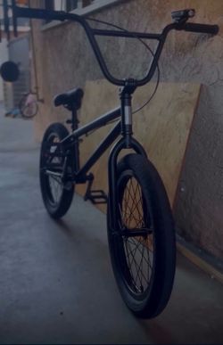 20’ bmx bike elite read desc (need gone)