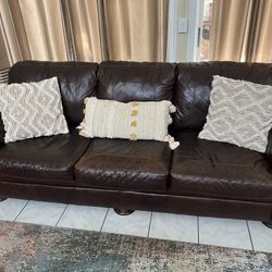 Leather Sofas 