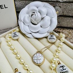 White & Gold Pendant With Waffle Pattern CC Logo Necklace 