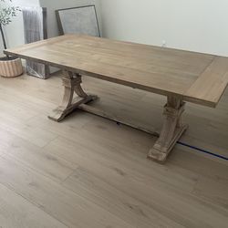 Dining table with leaf inserts