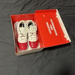 Jordan11 Low CMFT Cherry Red