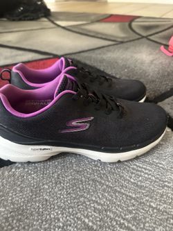 Skechers go walk 6 size 7 women black and pink