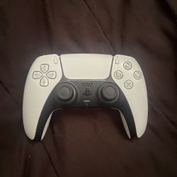 PS5 Controller & God of War