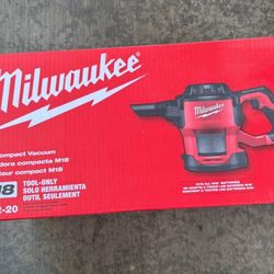 Compact Vacuum Milwaukee M18