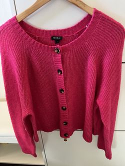 Torrid bright pink cardigan soft warm new never worn size 2