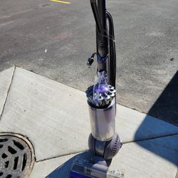 Dyson Animal 2 Vacuum Cleaner 