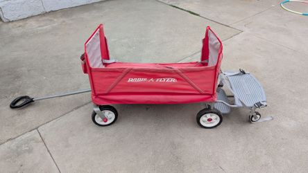 Radio Flyer 3-in-1 Tailgater Folding Wagon with Cooler Caddy - Good Condition