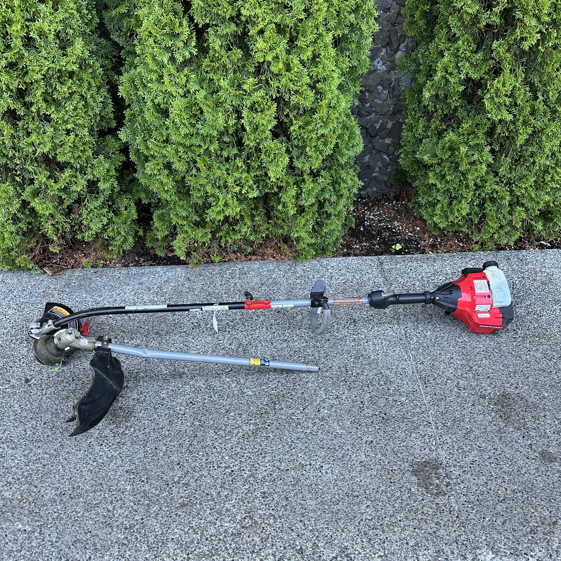 CRAFTSMAN 25CC 2-cycle 17” Straight Shaft Attachment Capable Gas String Line Trimmer + Edger (WS2200)