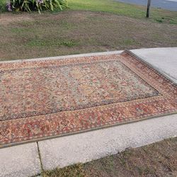 Excellent Condition Throw Rugs