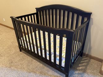 Baby crib. Used only 10 times. Perfect condition